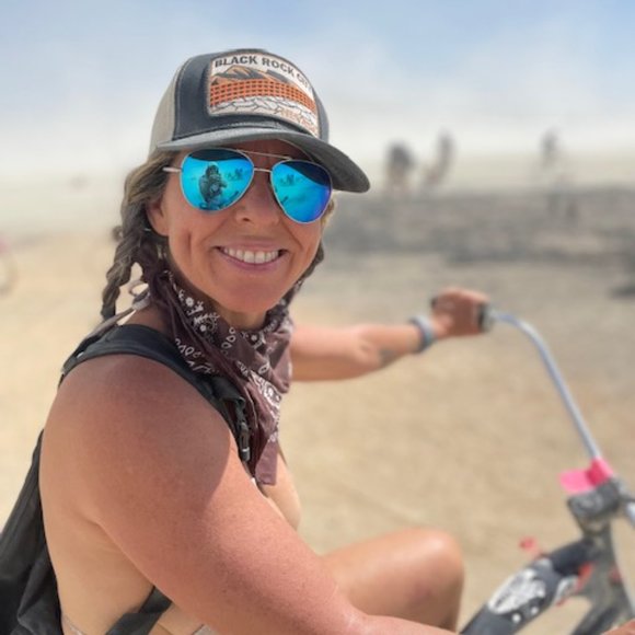 Meet your Posher, Christina - Picture 2 of 12